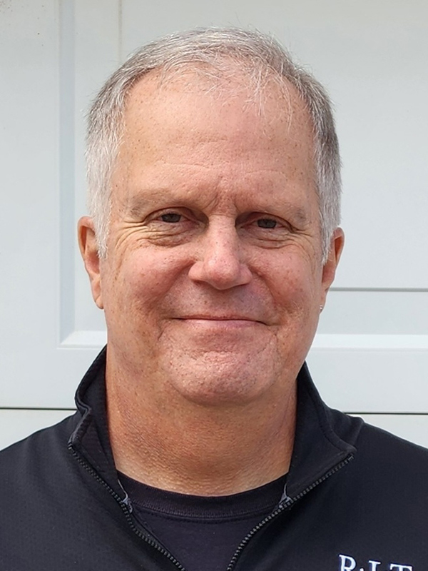 headshot of Robert Welch